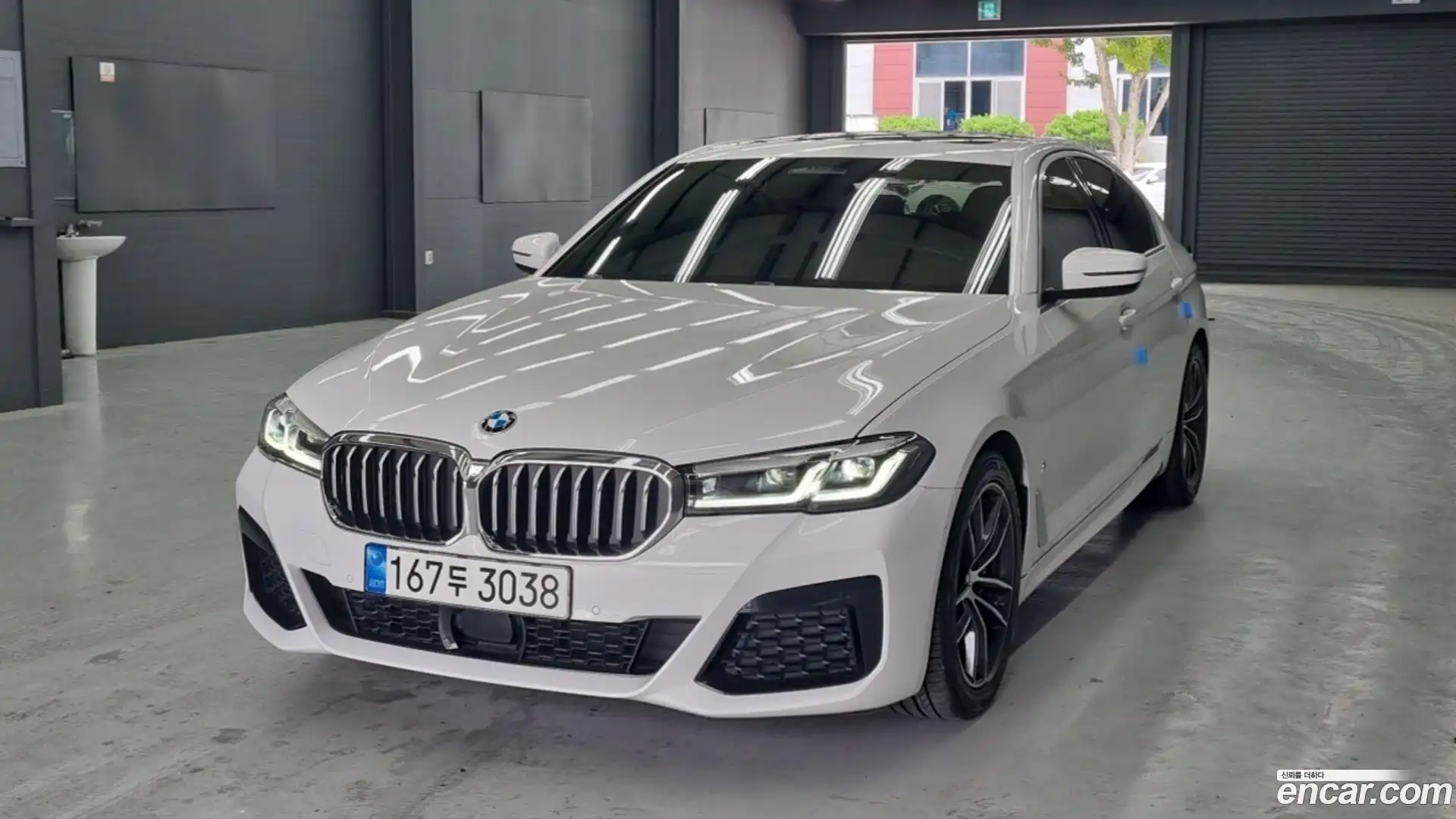 5-Series BMW 2022.7-OUTER-001