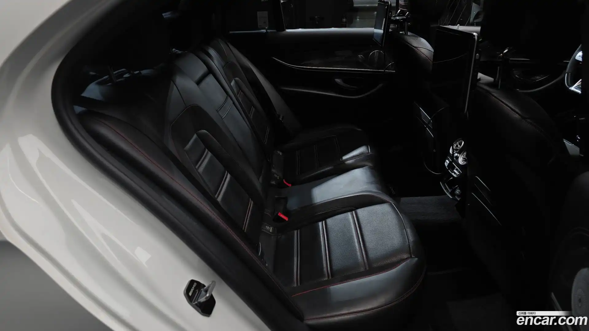 E-Class Mercedes-Benz 2019.11-OPTION-015