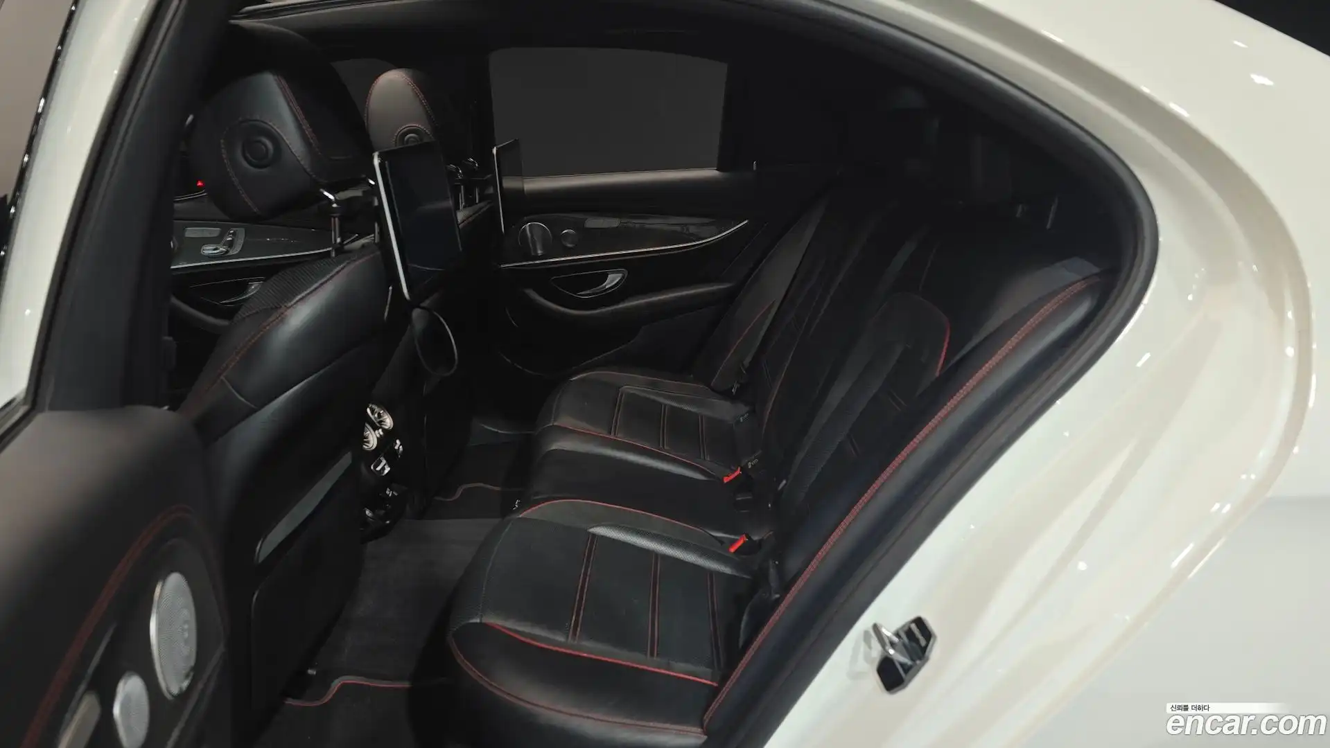 E-Class Mercedes-Benz 2019.11-OPTION-016