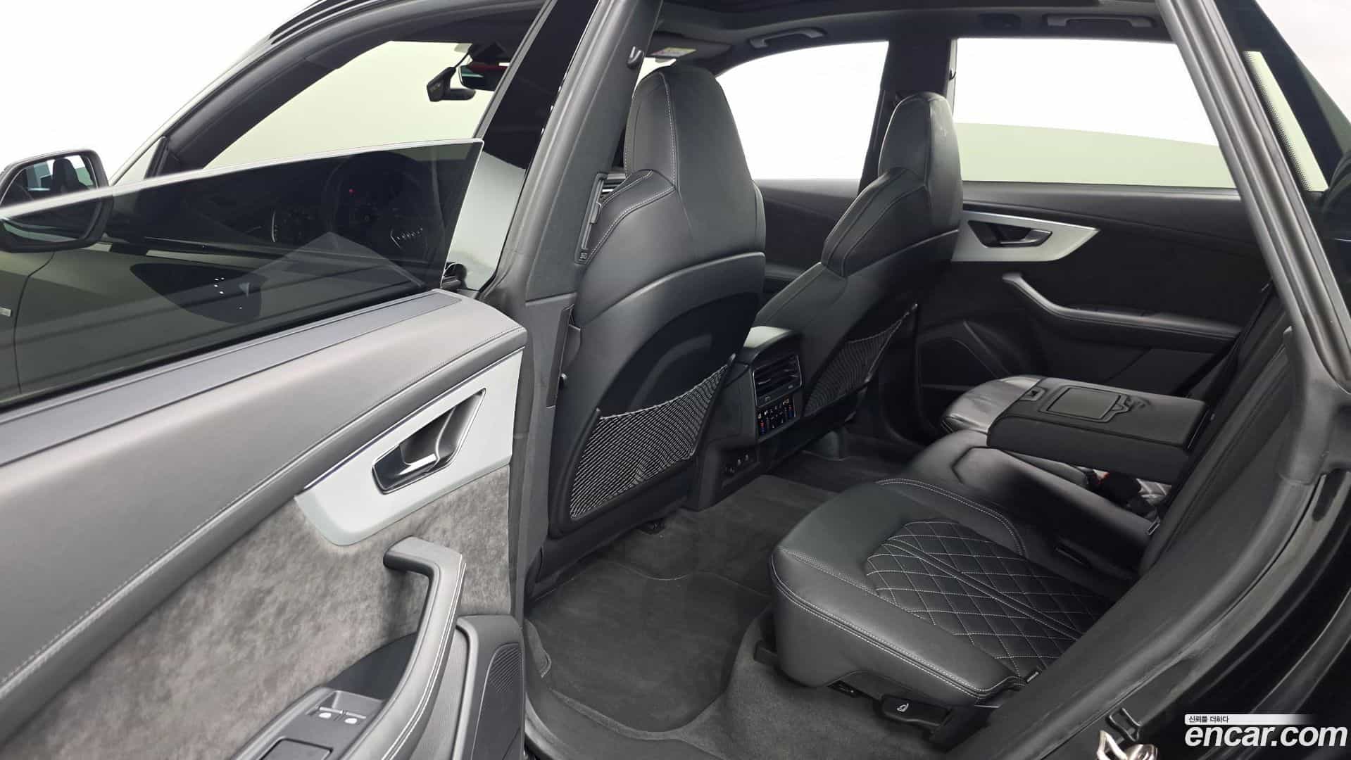 Q8 Audi 2022.7-OPTION-016