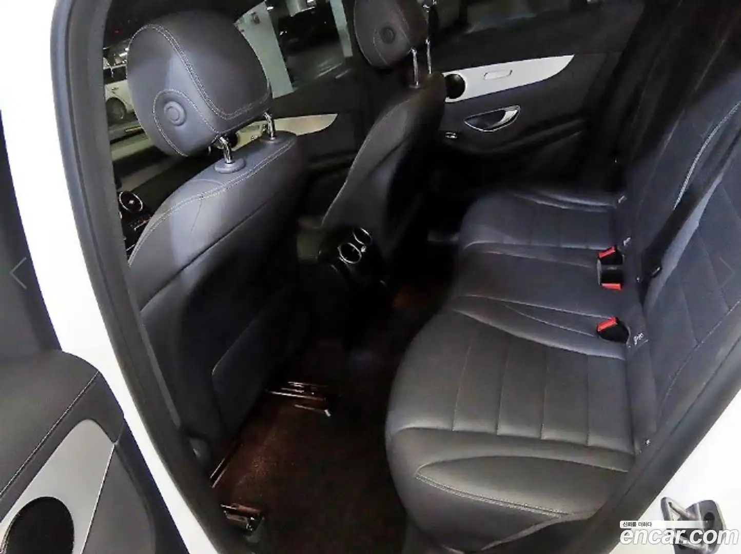 GLC-Class Mercedes-Benz 2021.3-INNER-007
