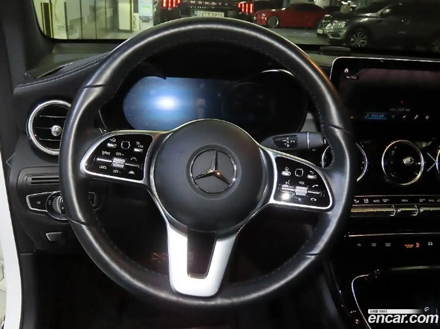 GLC-Class Mercedes-Benz 2021.3-INNER-008