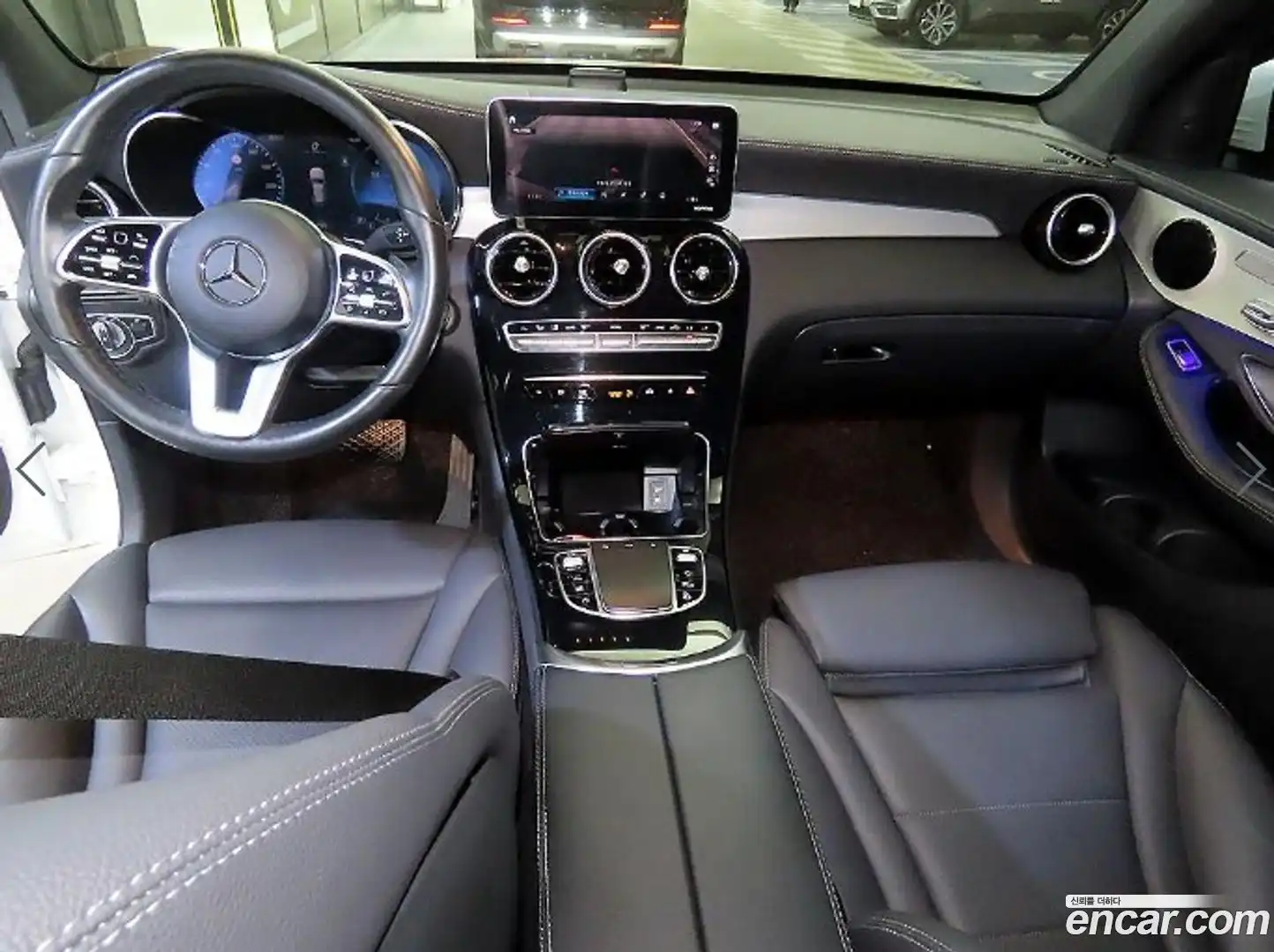 GLC-Class Mercedes-Benz 2021.3-INNER-010