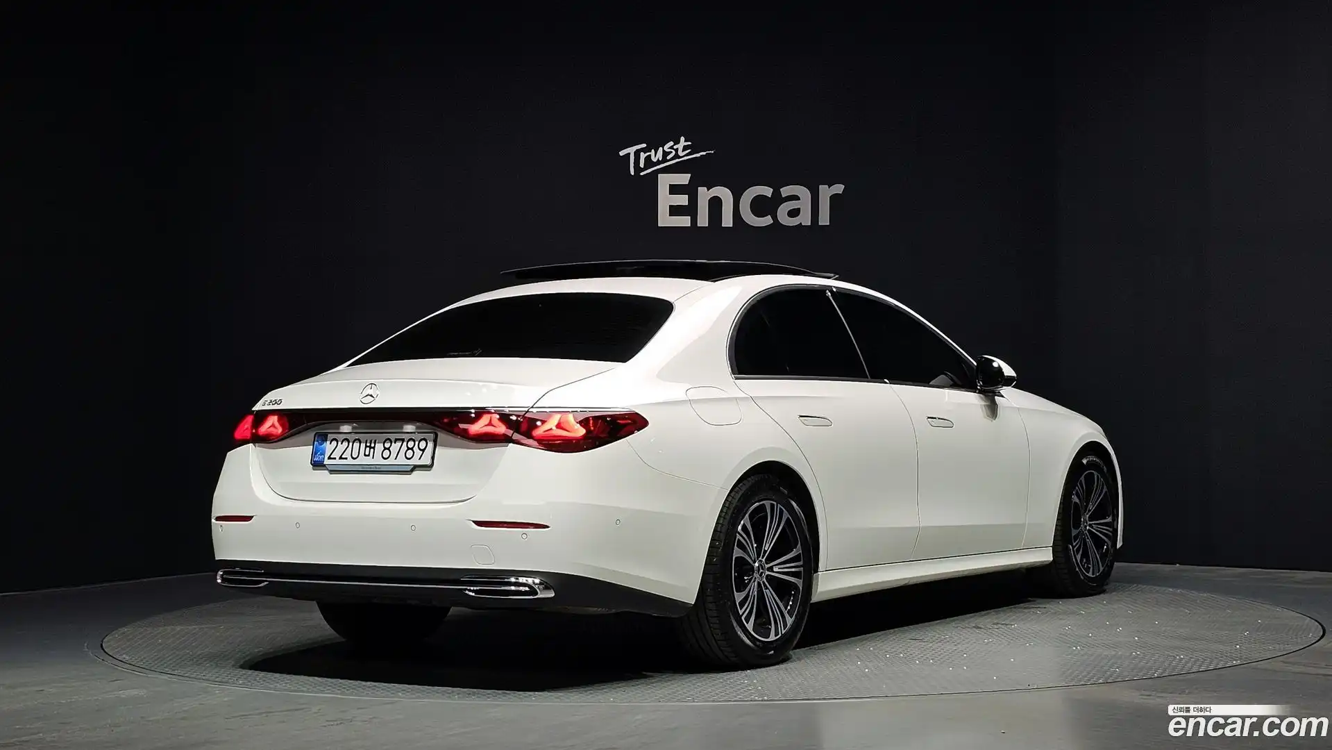 E-Class Mercedes-Benz 2025.2-OUTER-002