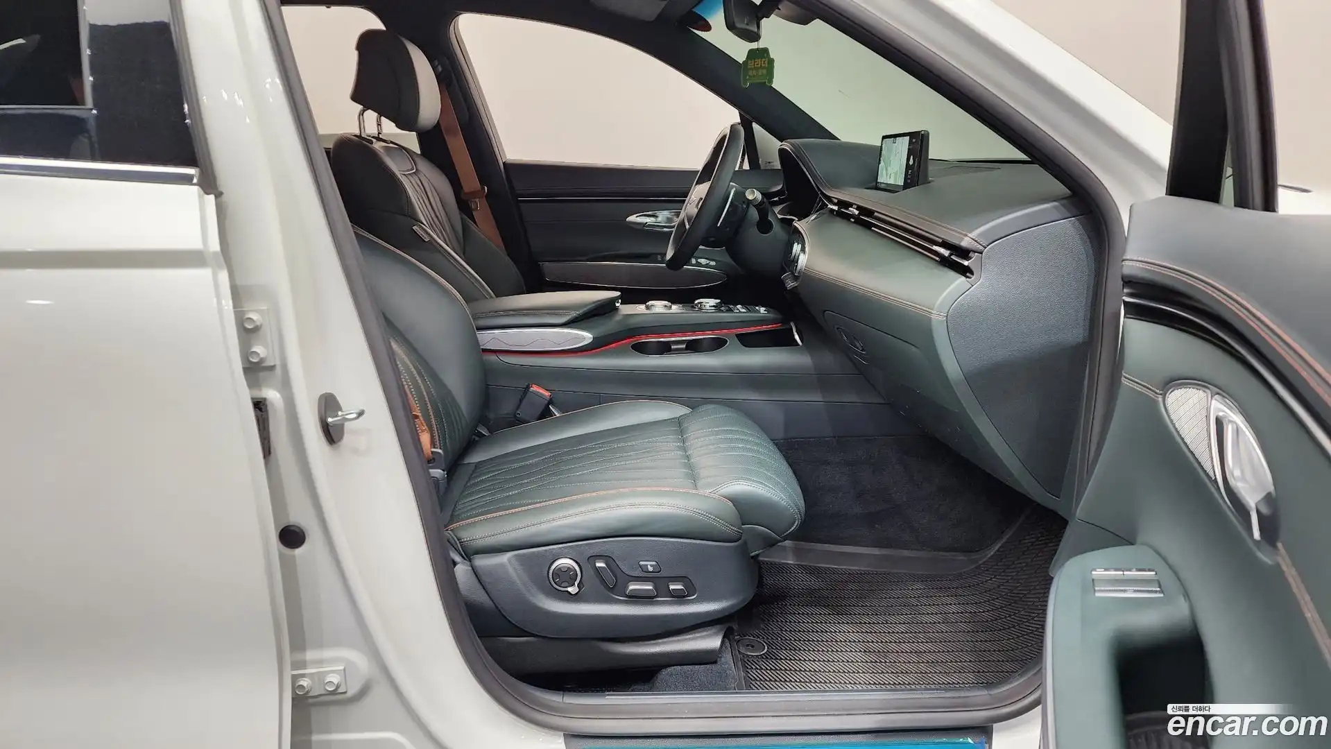 GV70 Genesis 2022.6-INNER-036