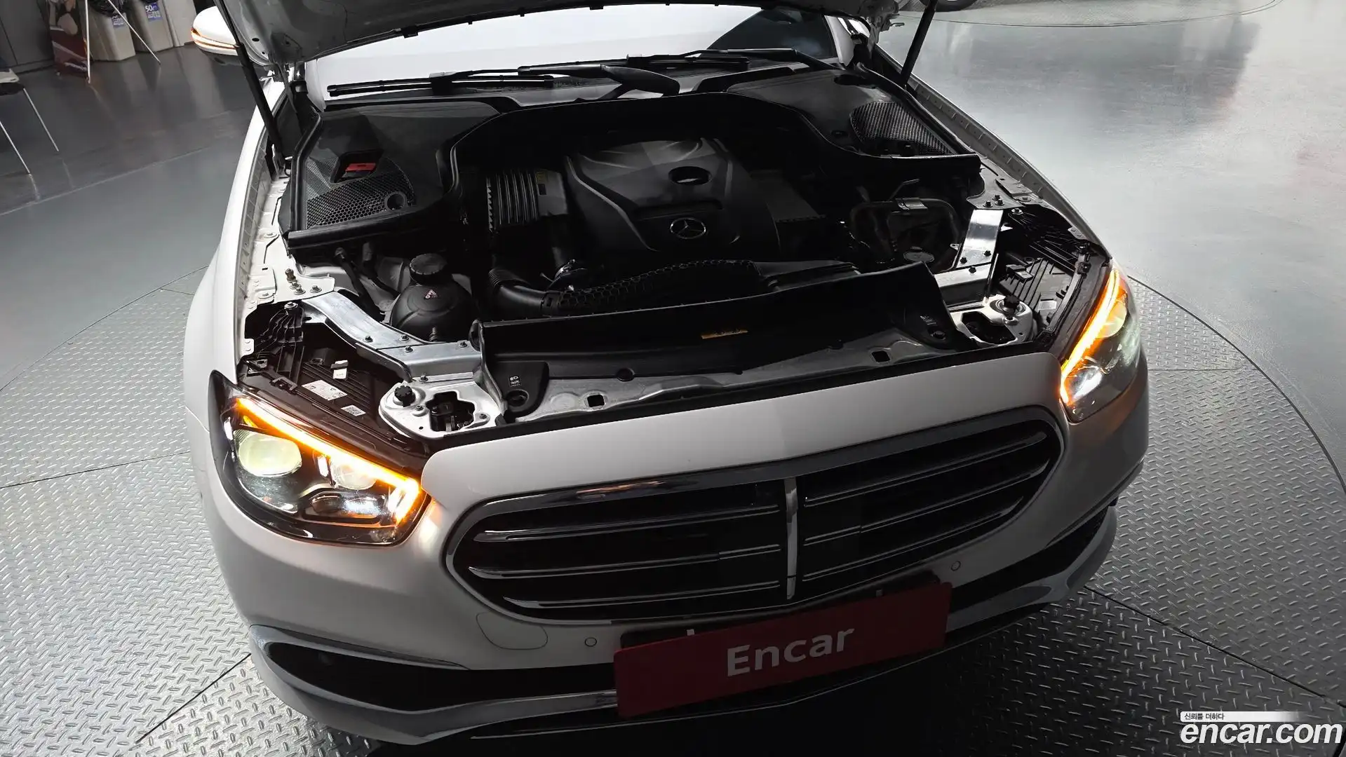 E-Class Mercedes-Benz 2023.8-OUTER-006