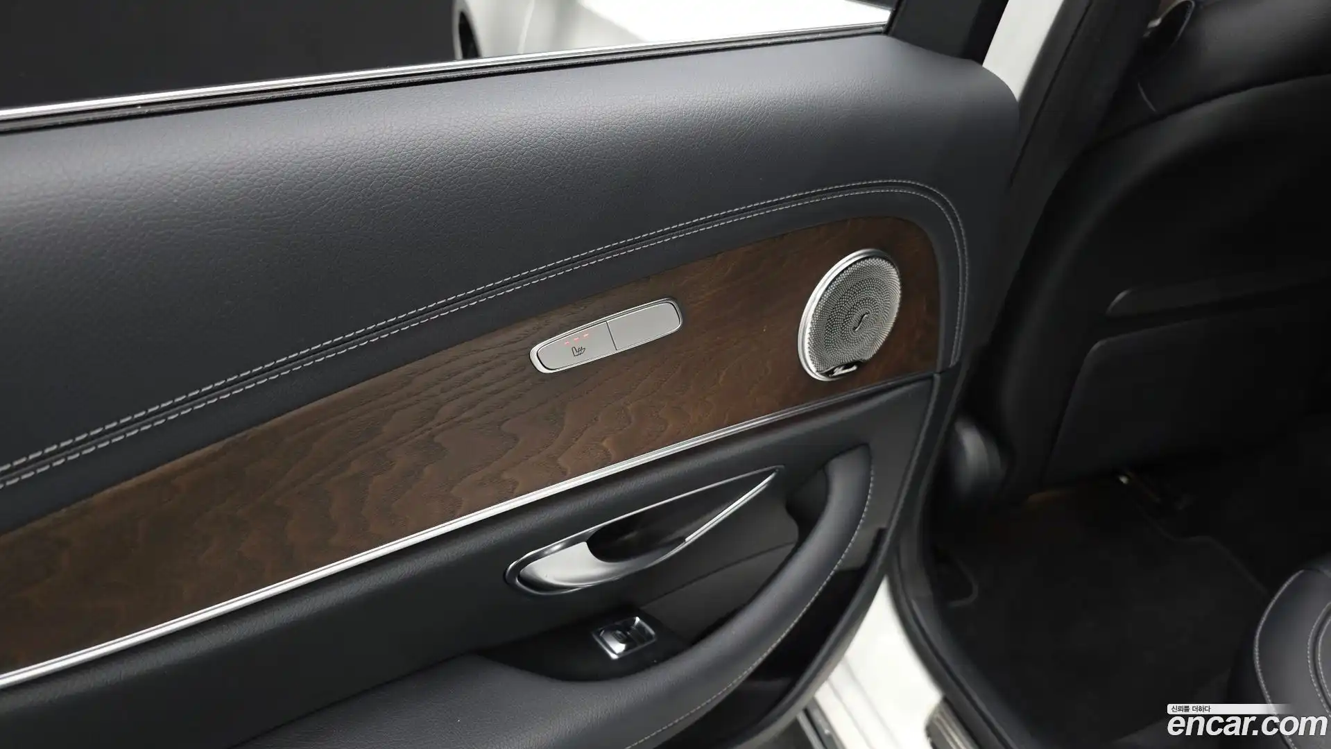 E-Class Mercedes-Benz 2023.8-OPTION-042