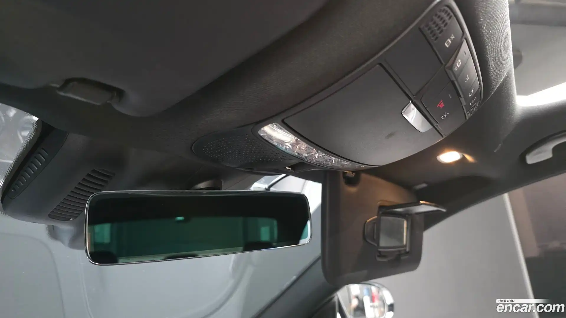 E-Class Mercedes-Benz 2023.8-OPTION-043
