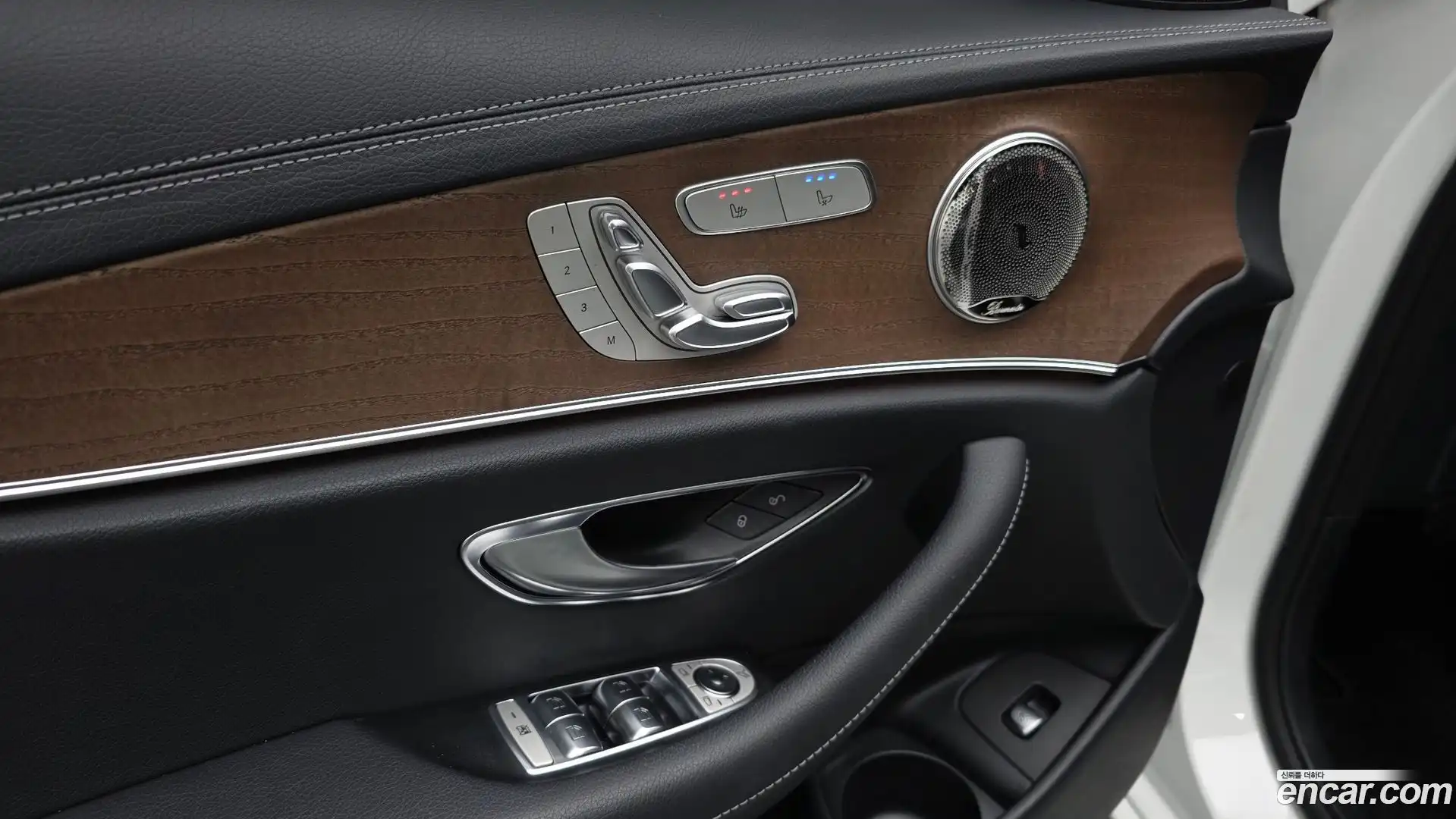 E-Class Mercedes-Benz 2023.8-OPTION-046