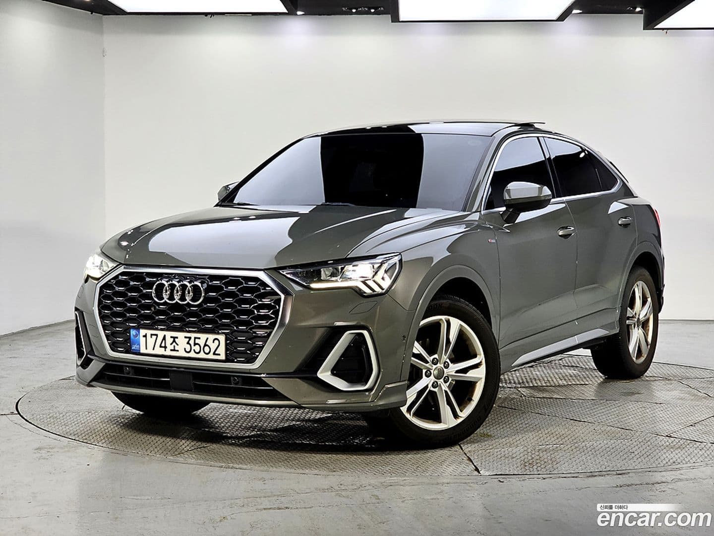 Main__Slider__Photo:Q3 Audi 2020.11-0
