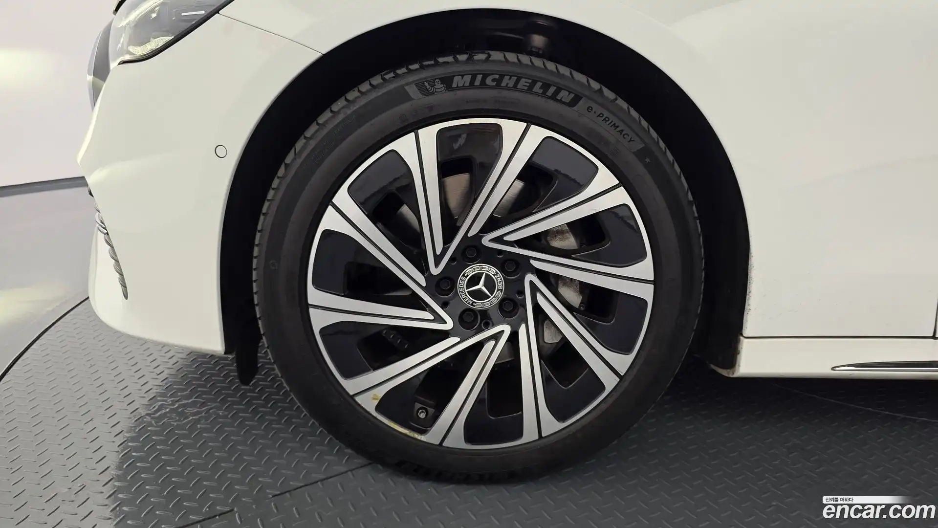 E-Class Mercedes-Benz 2024.11-OUTER-005
