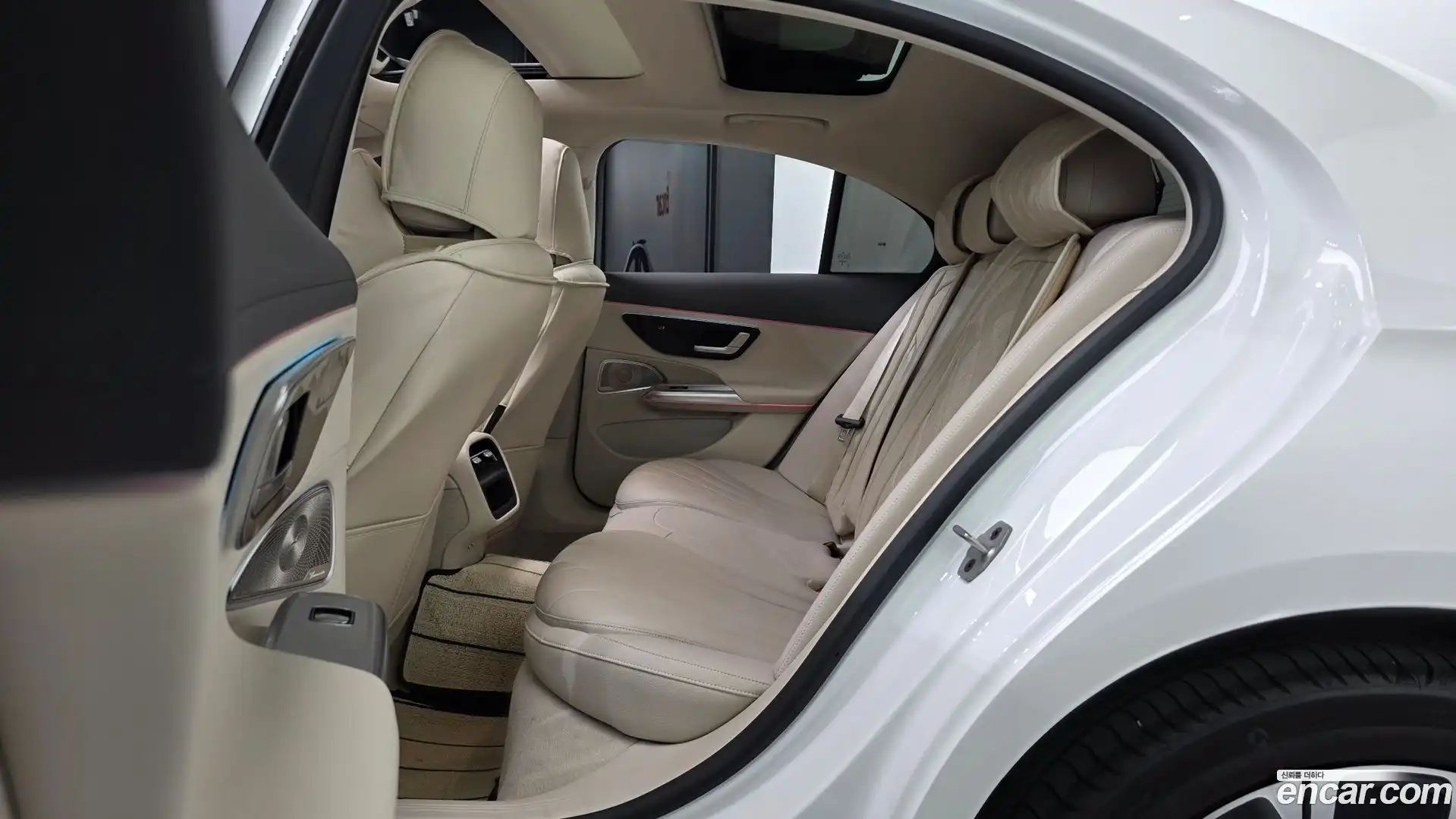 E-Class Mercedes-Benz 2024.11-OPTION-016