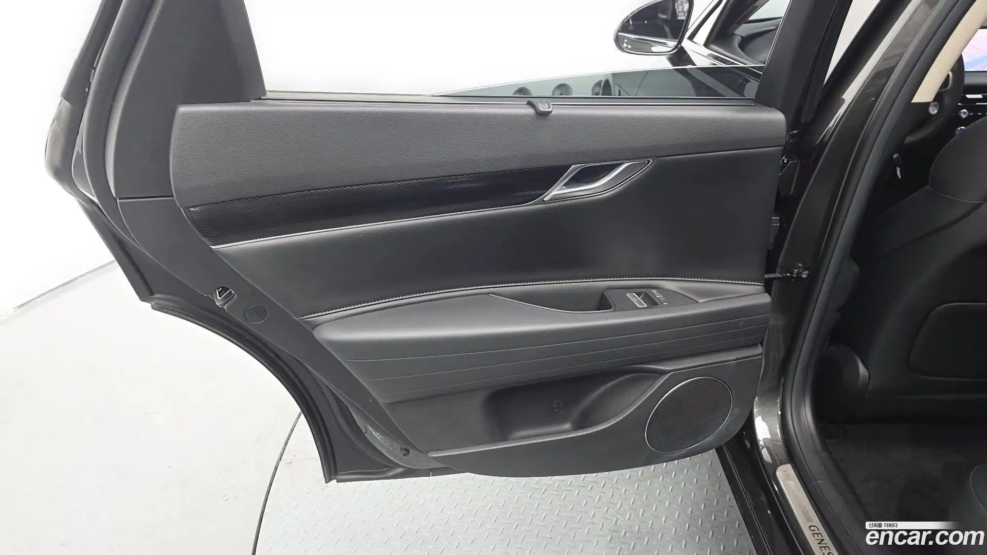 G80 Genesis 2024.6-INNER-035