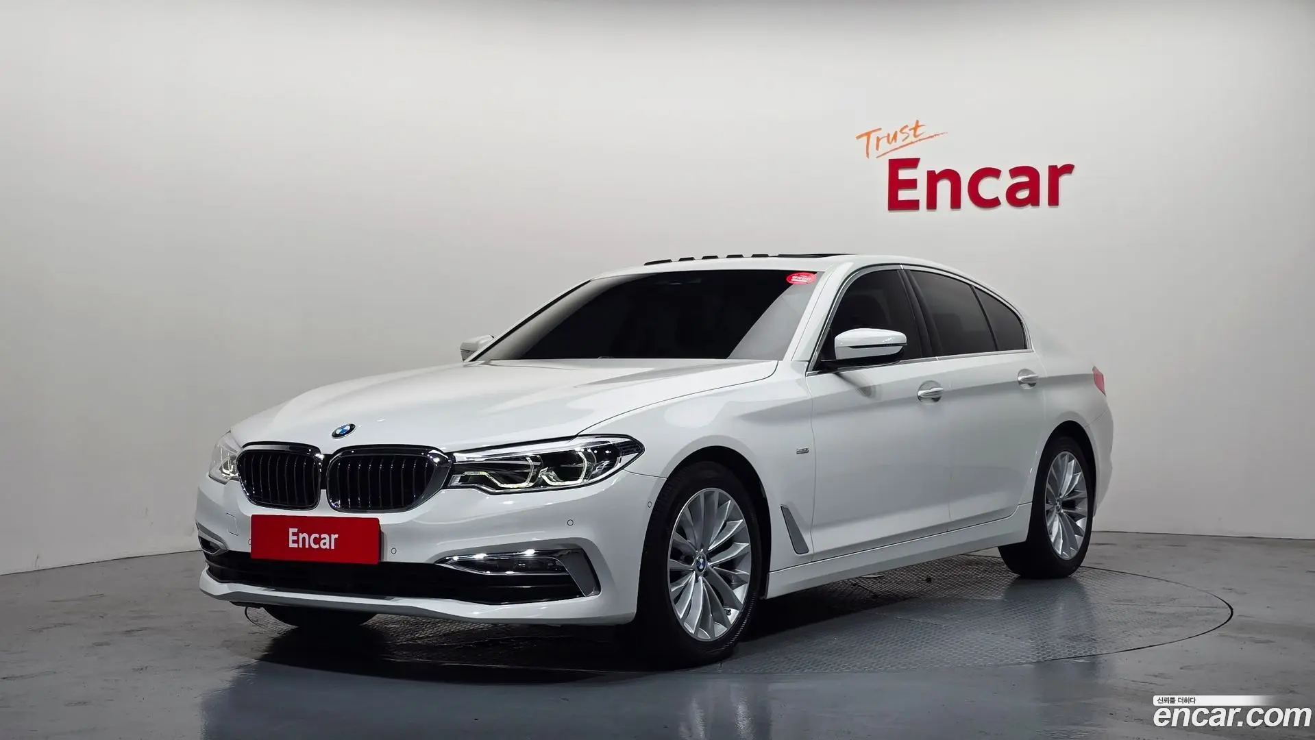 Main__Slider__Photo:5-Series BMW 2018.1-0