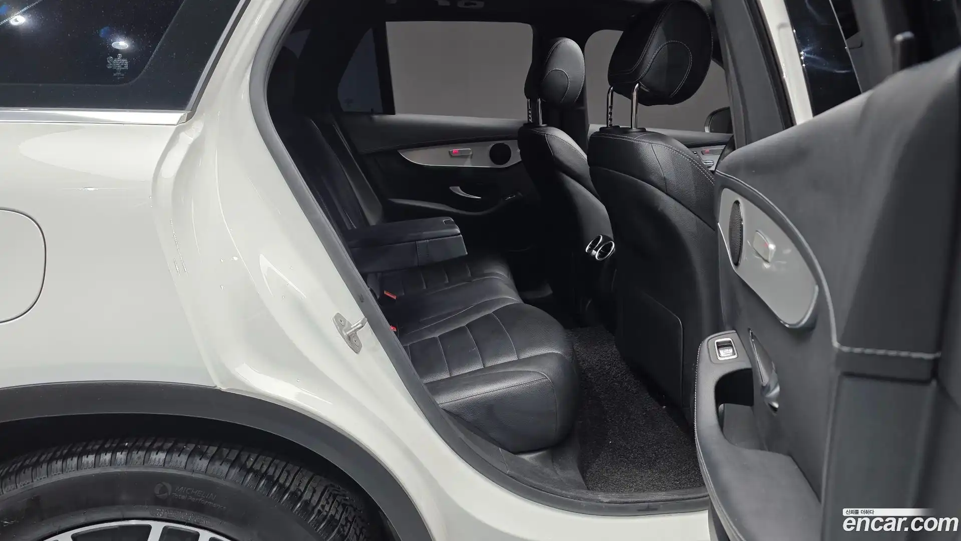 GLC-Class Mercedes-Benz 2021.2-OPTION-015