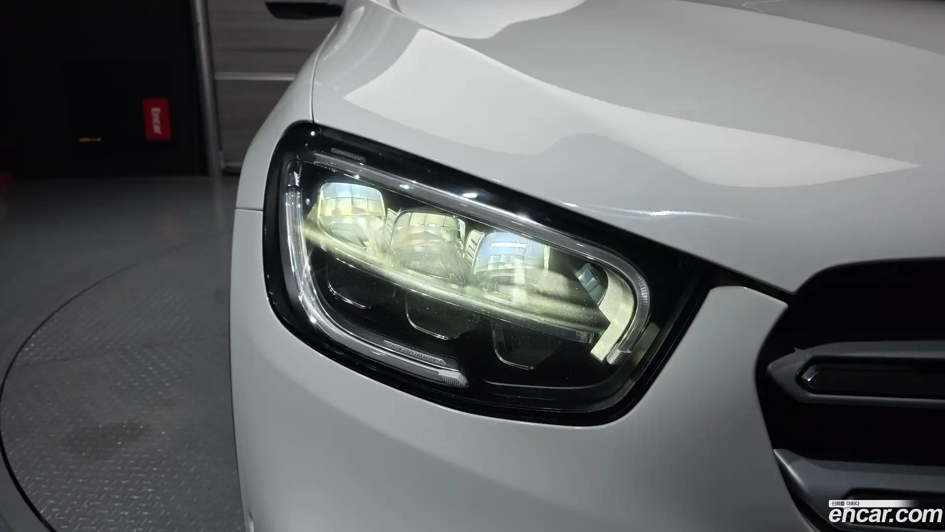 GLC-Class Mercedes-Benz 2021.2-OUTER-032