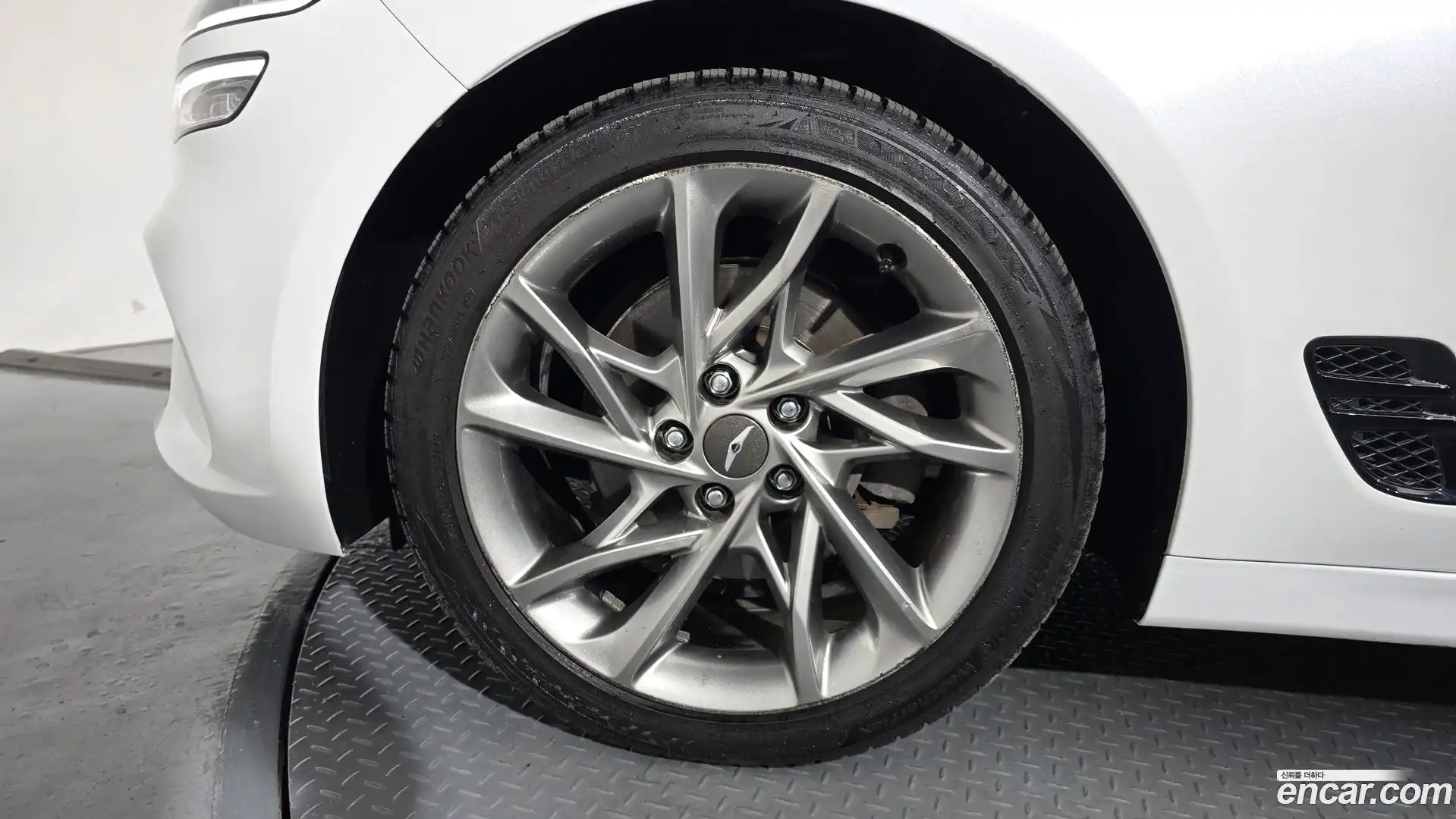 G70 Genesis 2021.9-OUTER-005