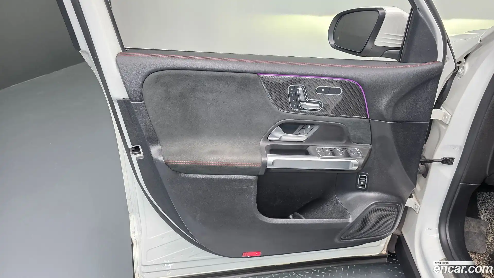 GLB-Class Mercedes-Benz 2021.3-INNER-034