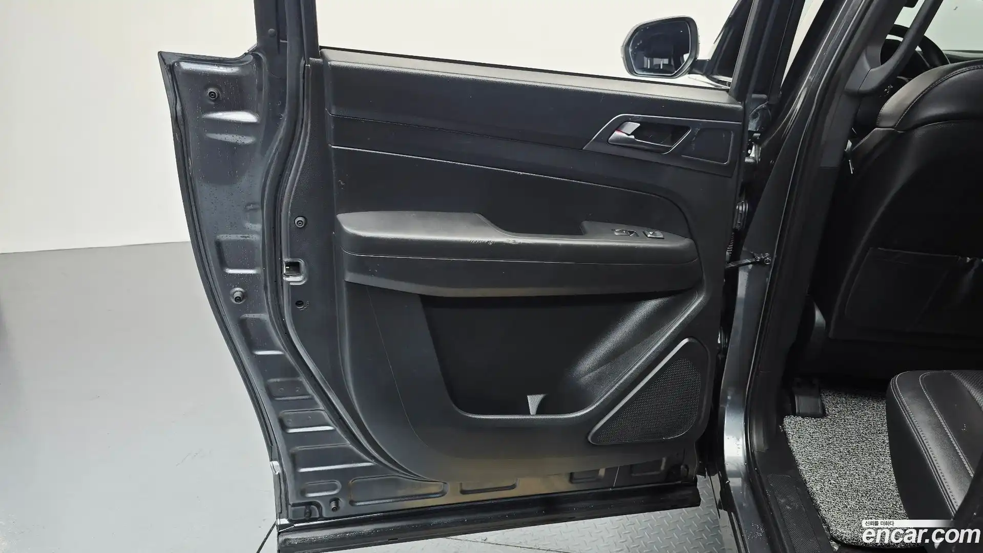 Rexton KG Mobility 2022.5-INNER-035