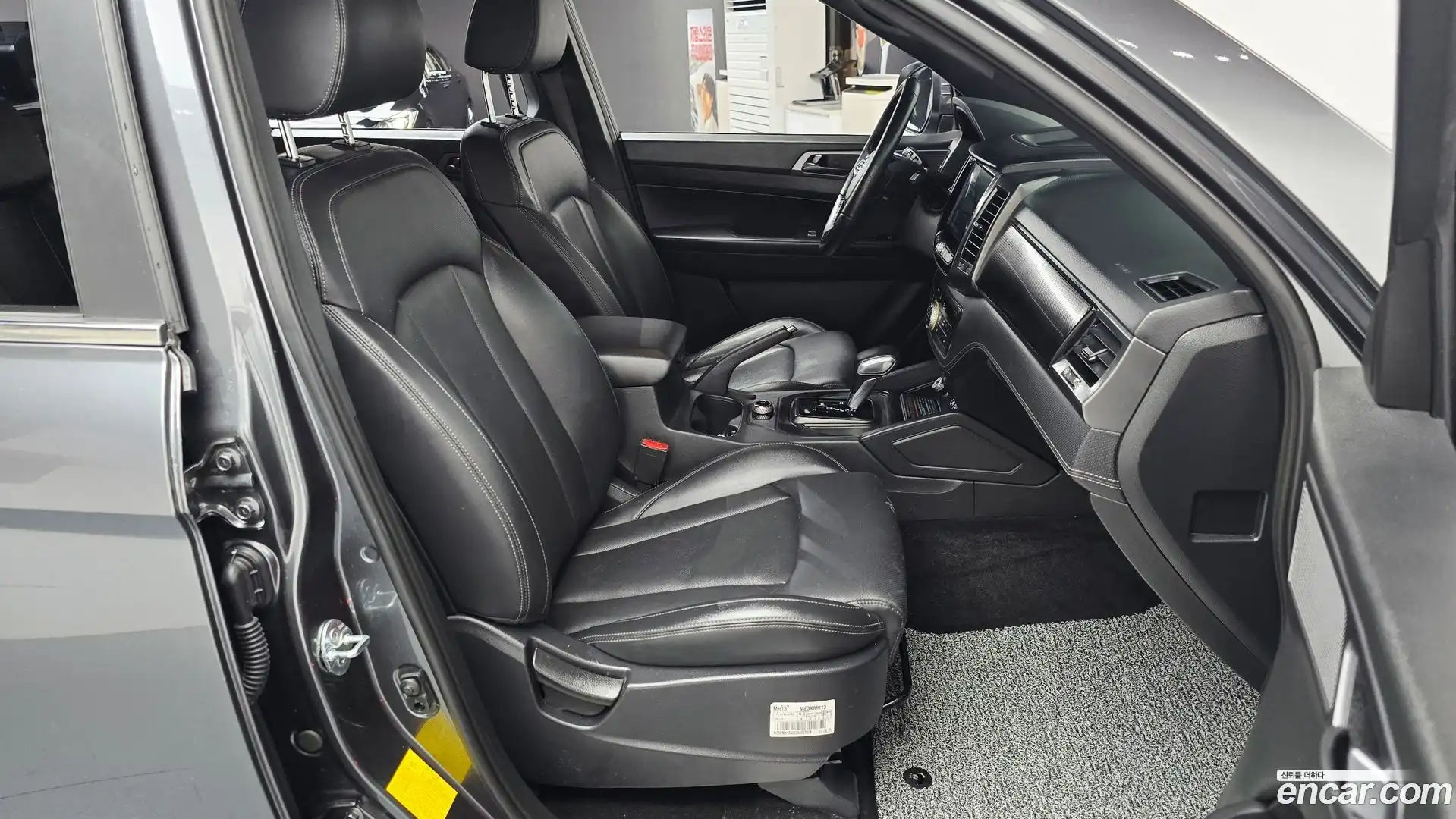 Rexton KG Mobility 2022.5-INNER-036