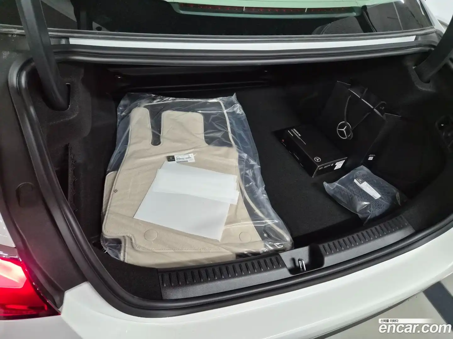E-Class Mercedes-Benz 2026.5-OPTION-015