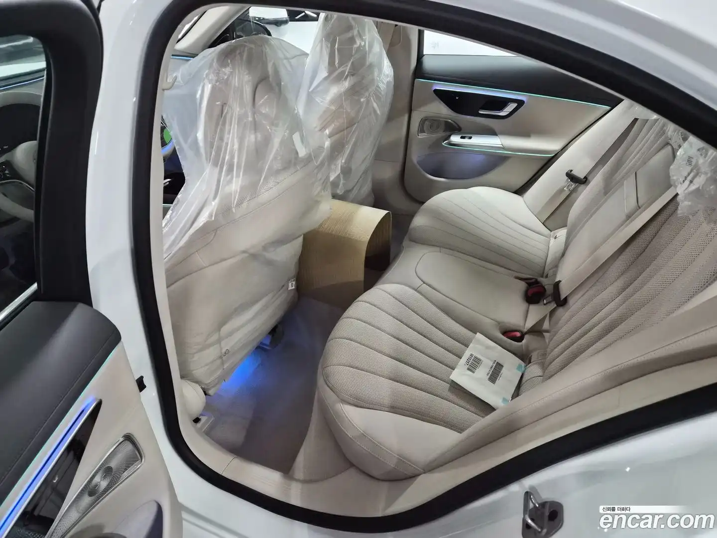 E-Class Mercedes-Benz 2026.5-OPTION-016