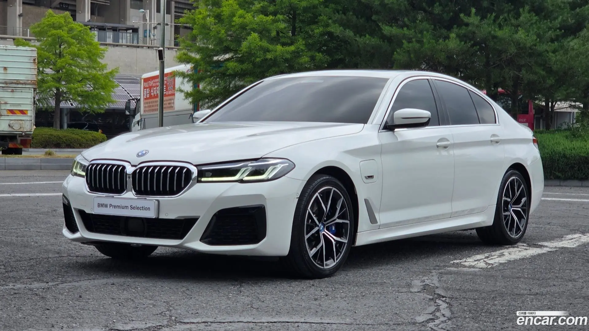 Main__Slider__Photo:5-Series BMW 2022.3-0