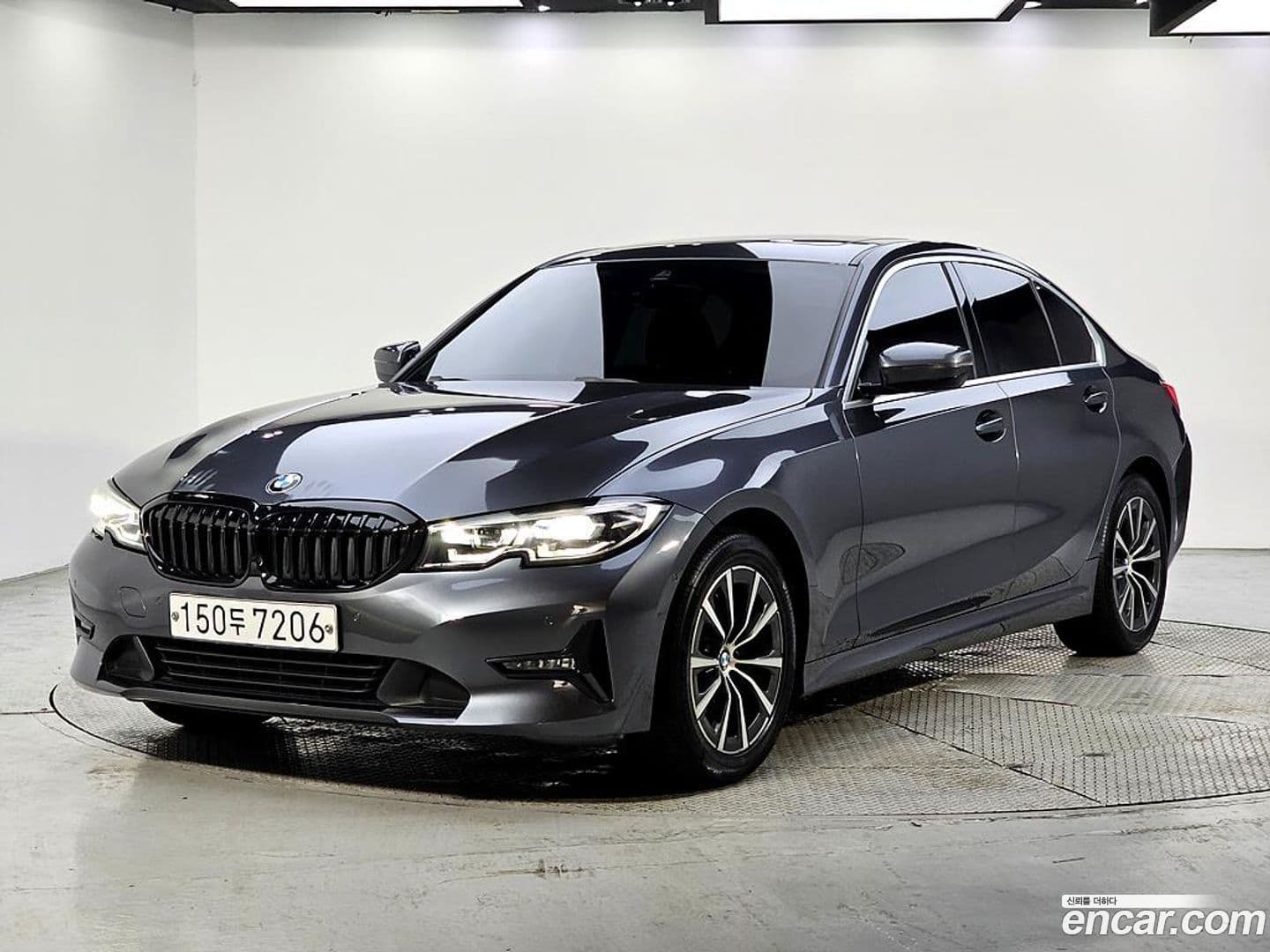 Main__Slider__Photo:3-Series BMW 2019.11-0