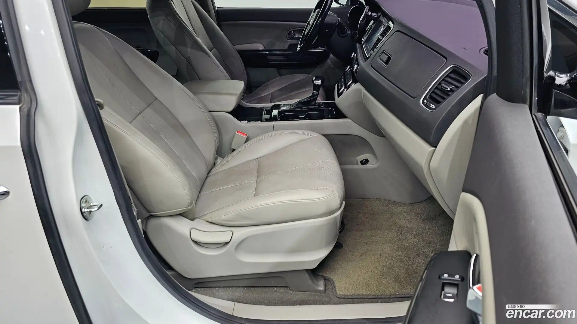 Canival Kia 2017.4-OPTION-015