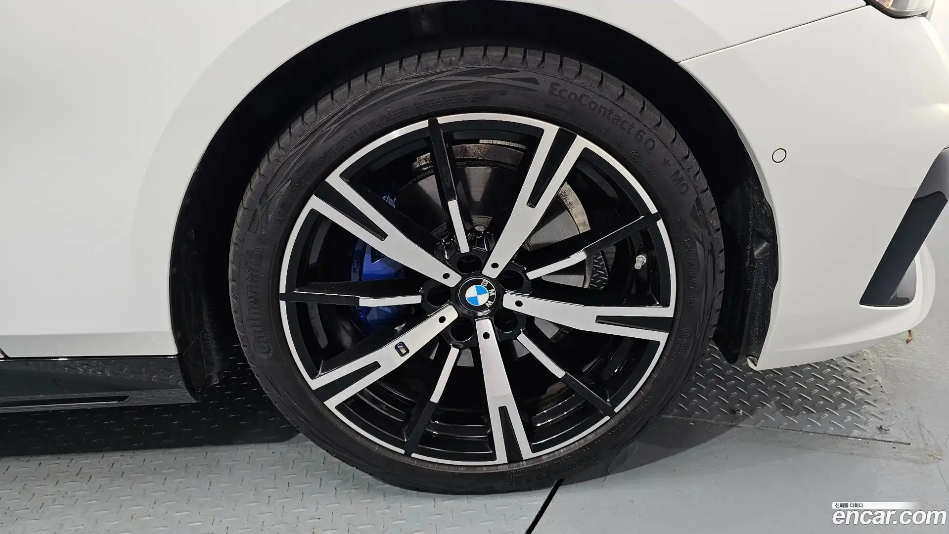 5-Series BMW 2025.7-OUTER-031