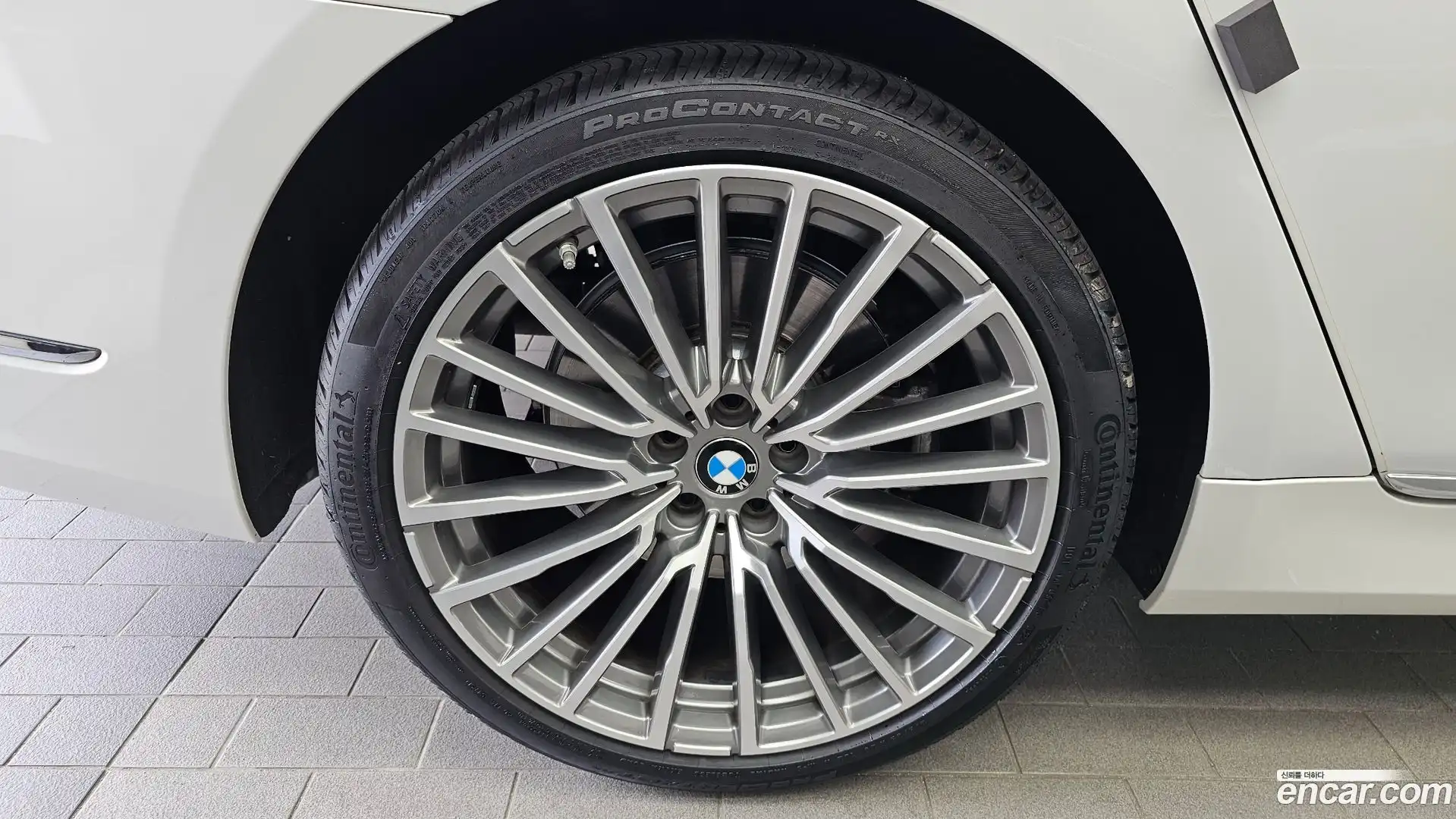 7-Series BMW 2022.7-OUTER-005
