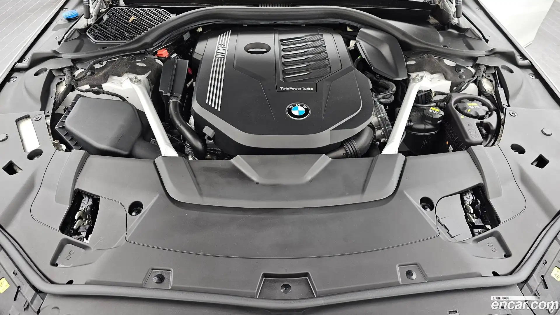 7-Series BMW 2022.7-OUTER-006