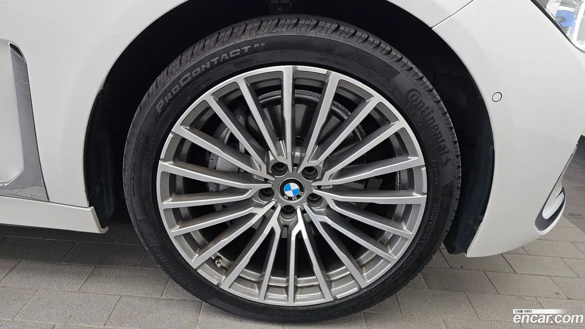 7-Series BMW 2022.7-OUTER-031