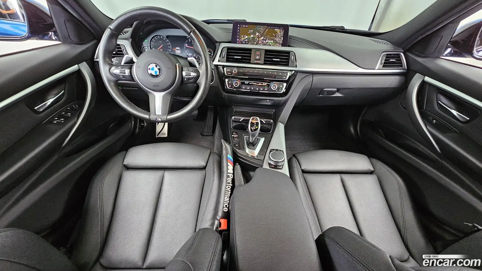 3-Series BMW 2018.10-INNER-007