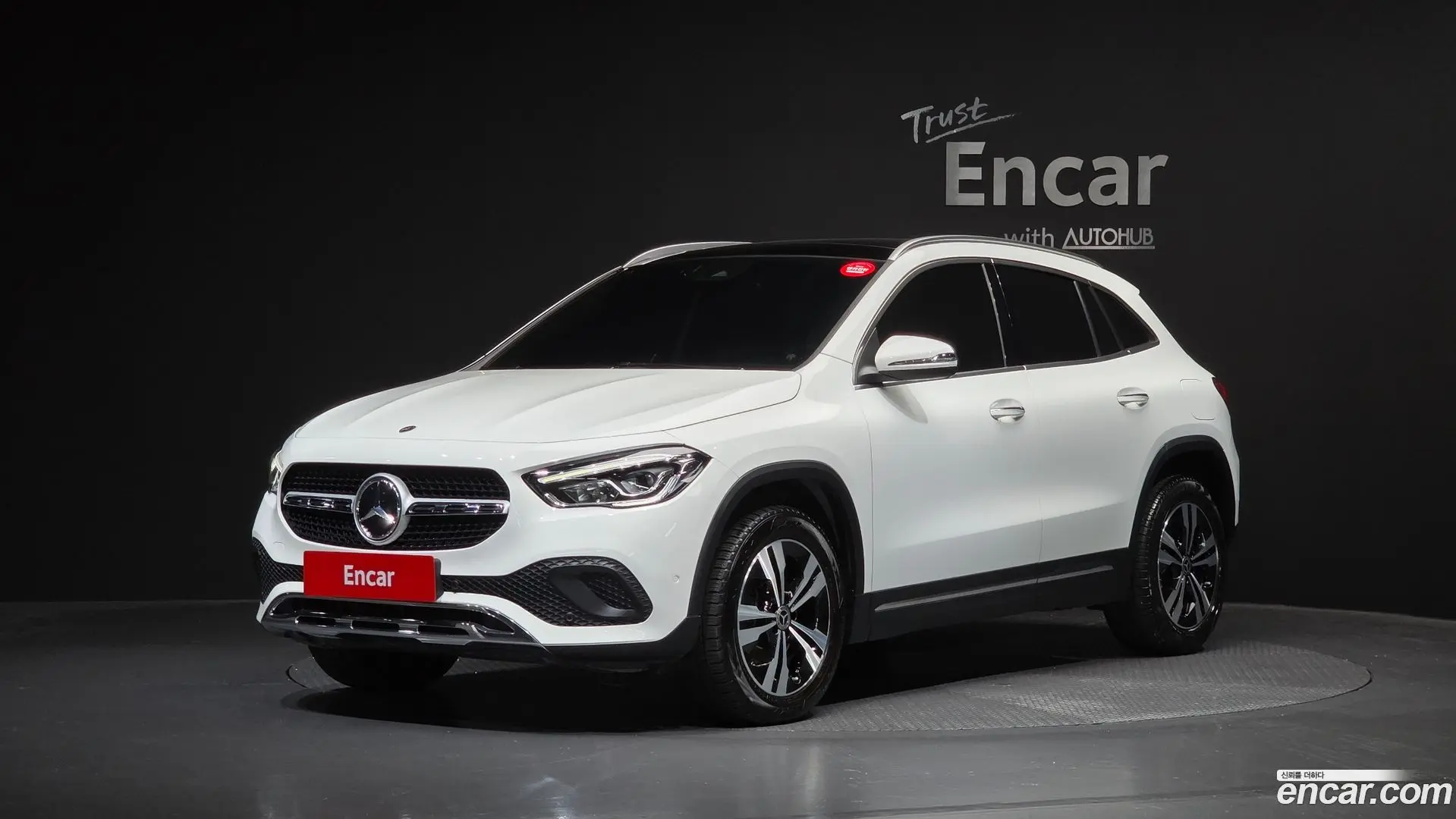Main__Slider__Photo:GLA-Class Mercedes-Benz 2021.3-0