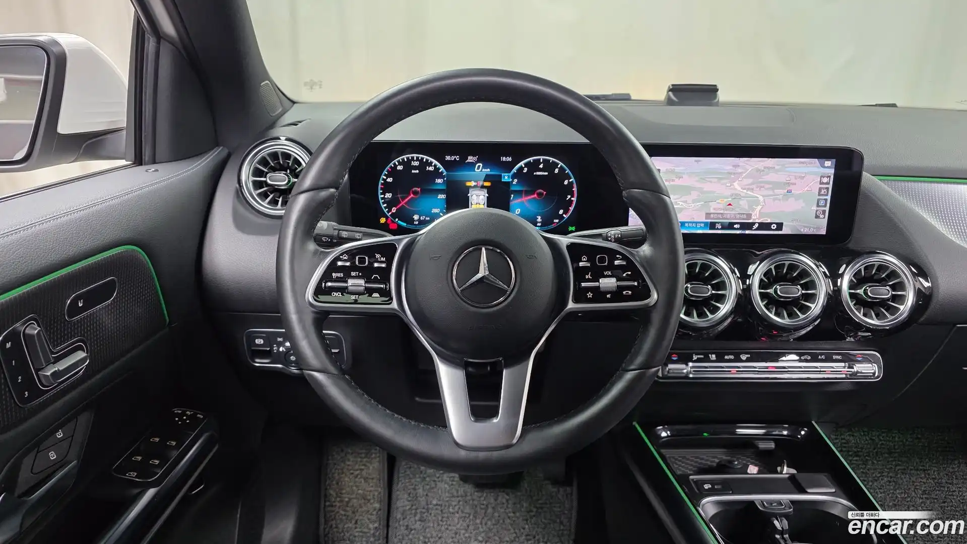 GLA-Class Mercedes-Benz 2021.3-OPTION-017