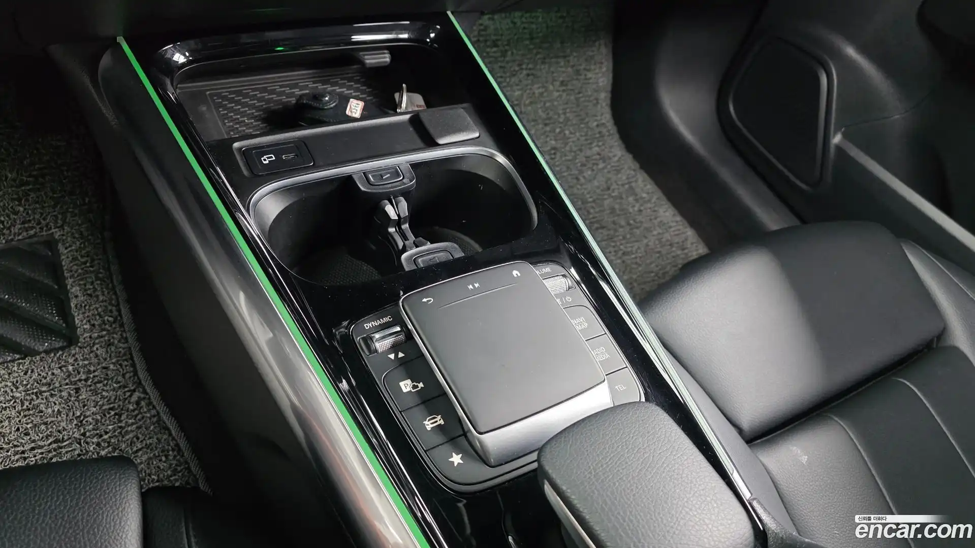 GLA-Class Mercedes-Benz 2021.3-OPTION-045