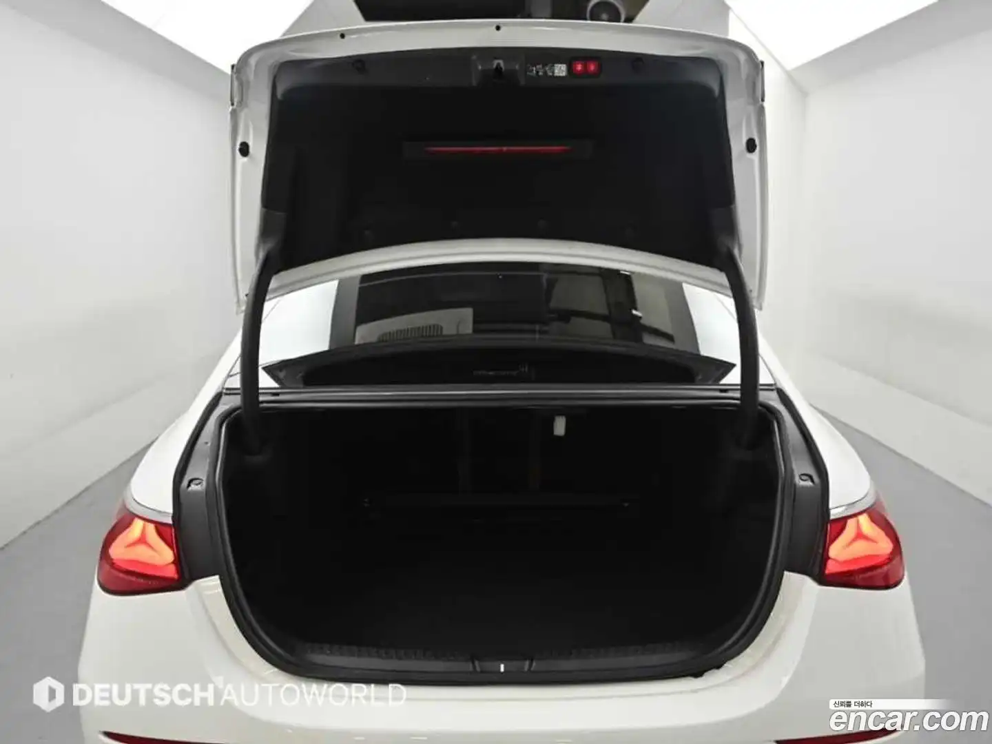 E-Class Mercedes-Benz 2025.2-OPTION-023