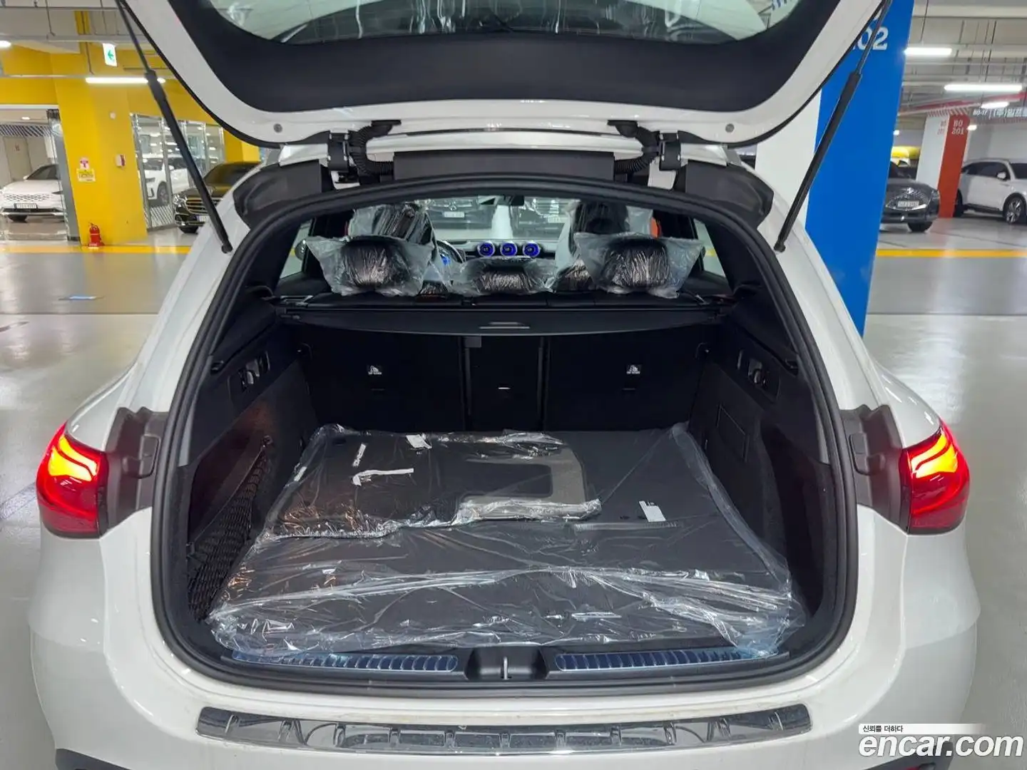 GLC-Class Mercedes-Benz 2025.8-OUTER-006