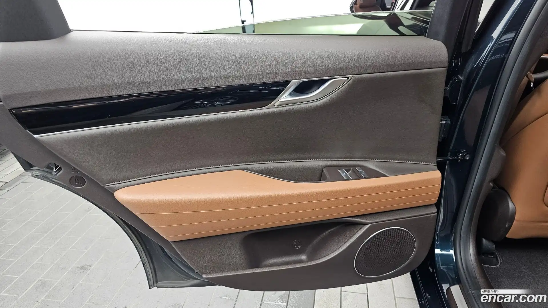 G80 Genesis 2022.7-INNER-035