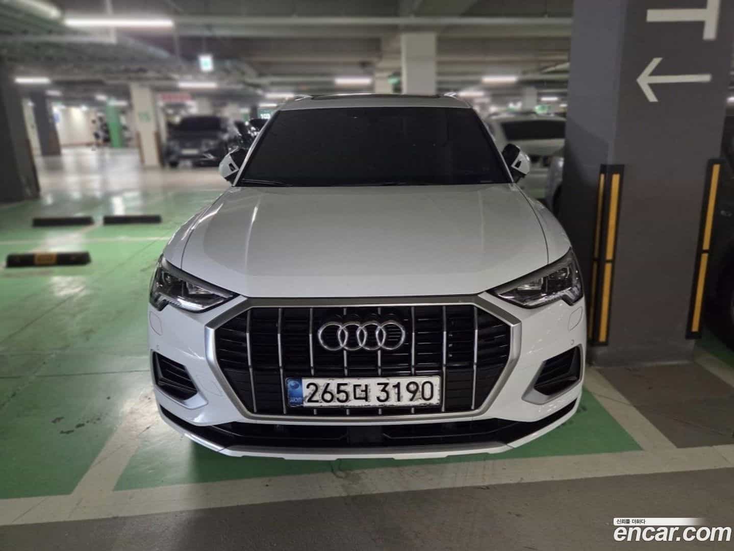 Q3 Audi 2020.10-OUTER-001