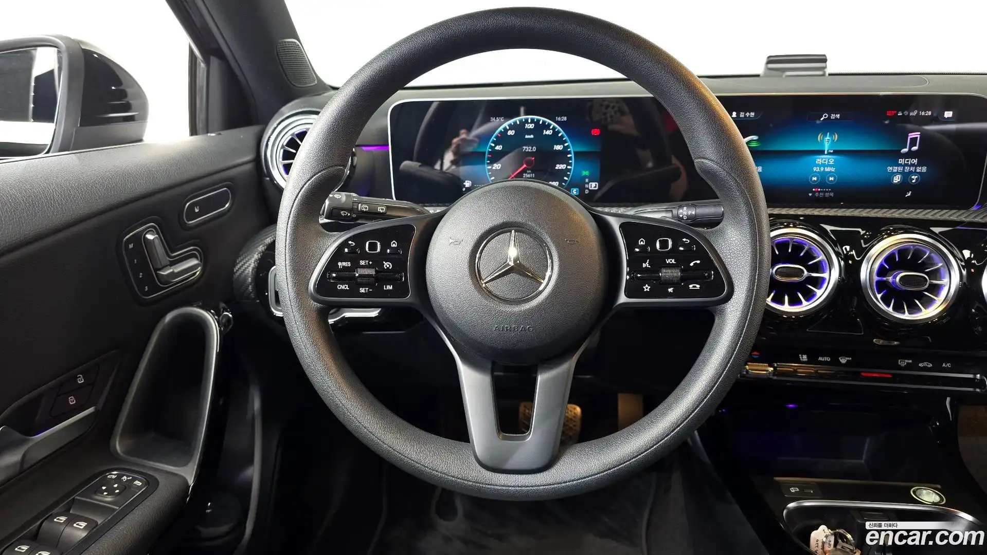 A-Class Mercedes-Benz 2019.10-OPTION-016