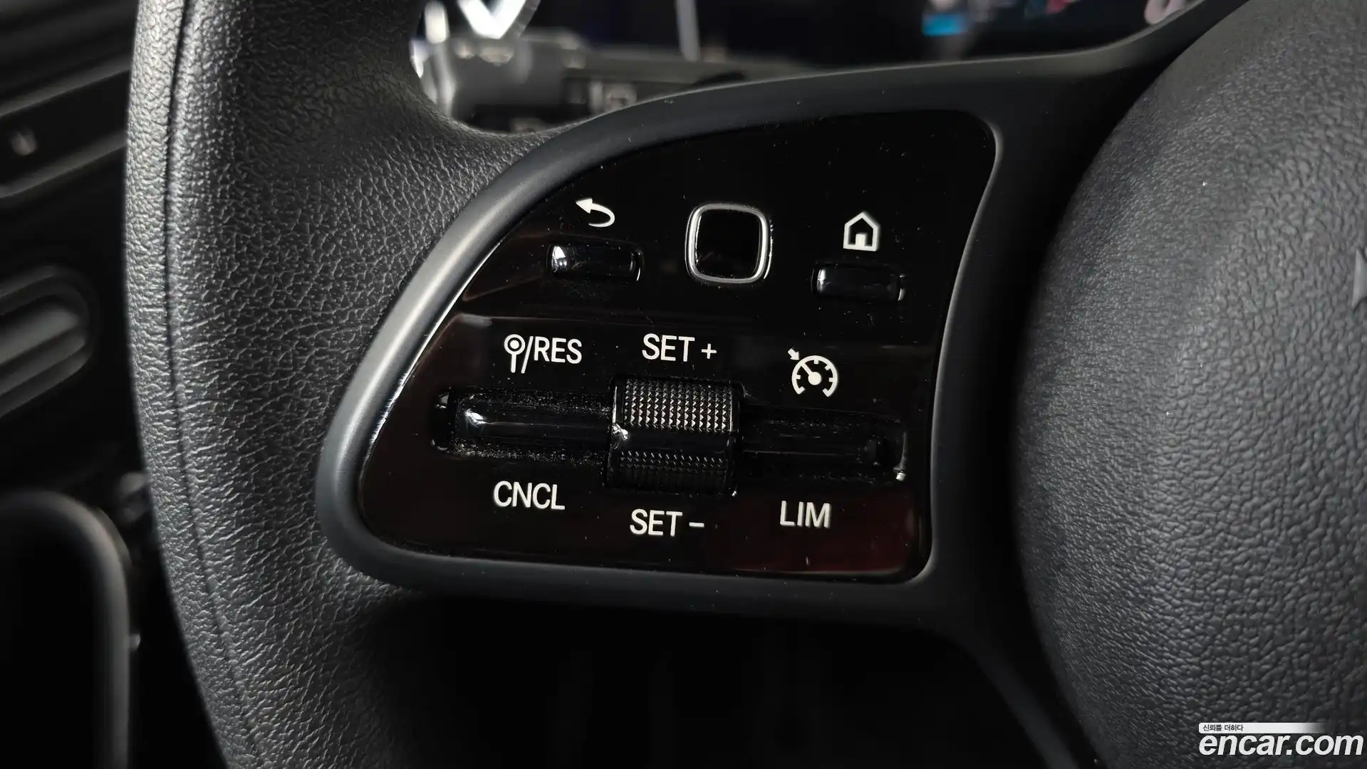 A-Class Mercedes-Benz 2019.10-OPTION-018