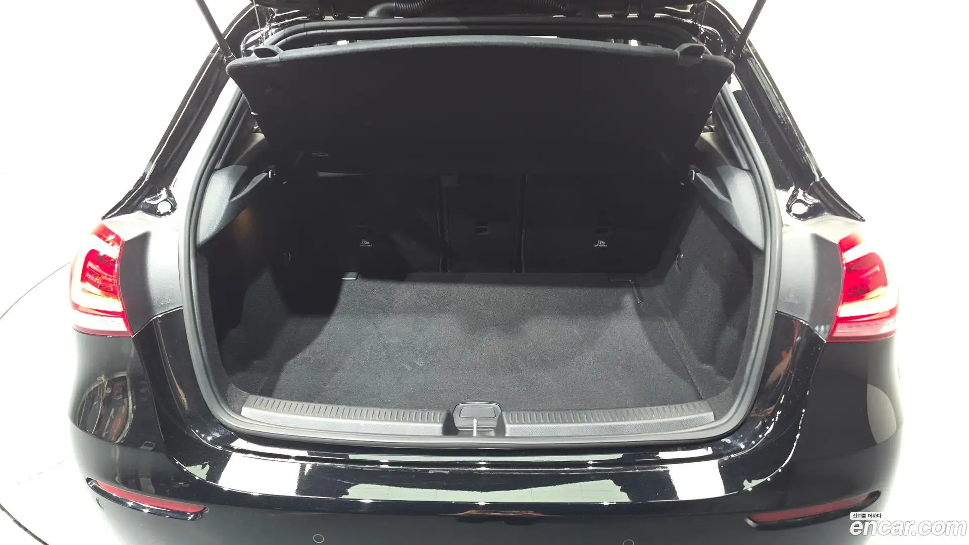 A-Class Mercedes-Benz 2019.10-OPTION-019