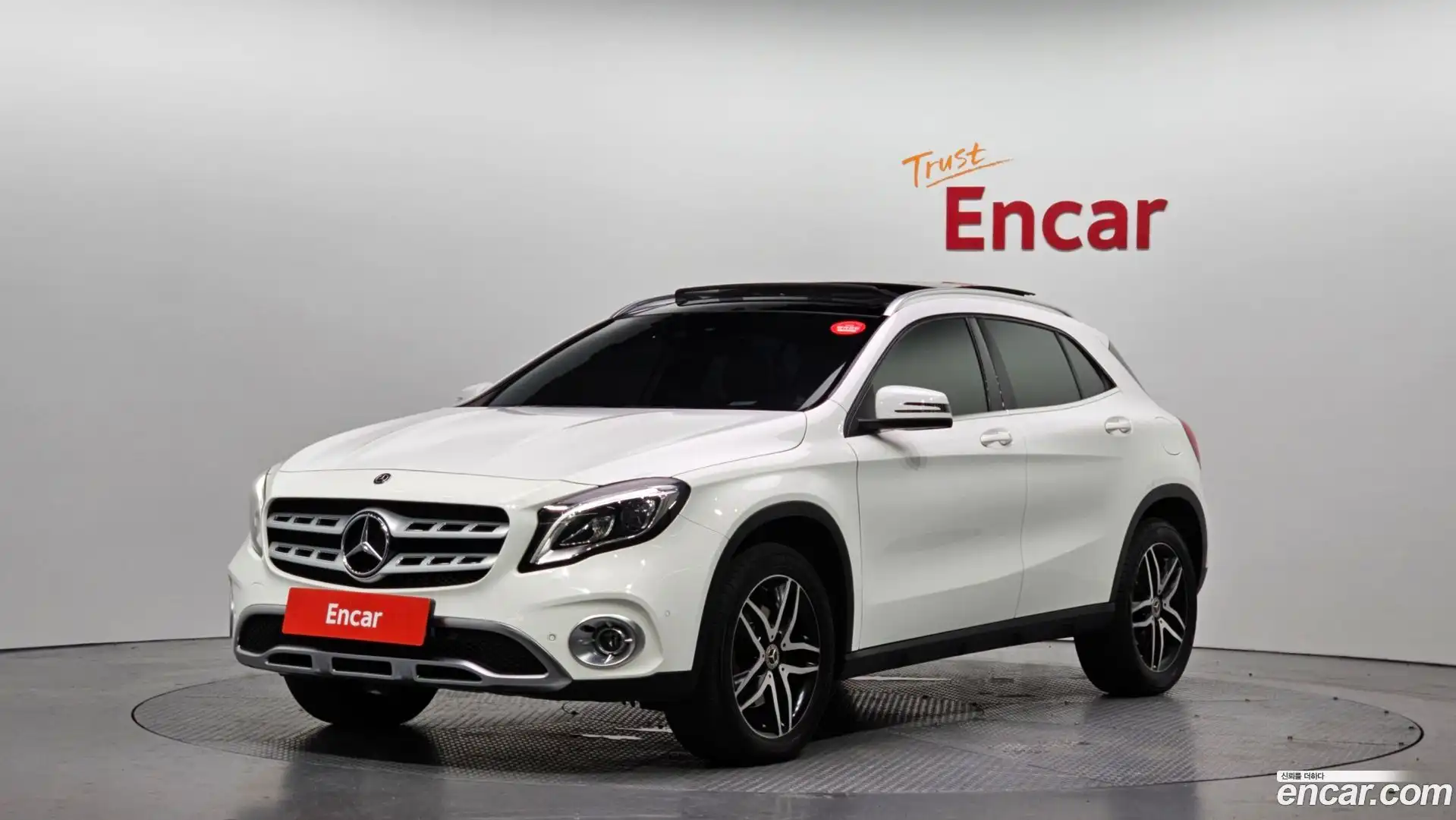 GLA-Class Mercedes-Benz 2019.5-OUTER-001