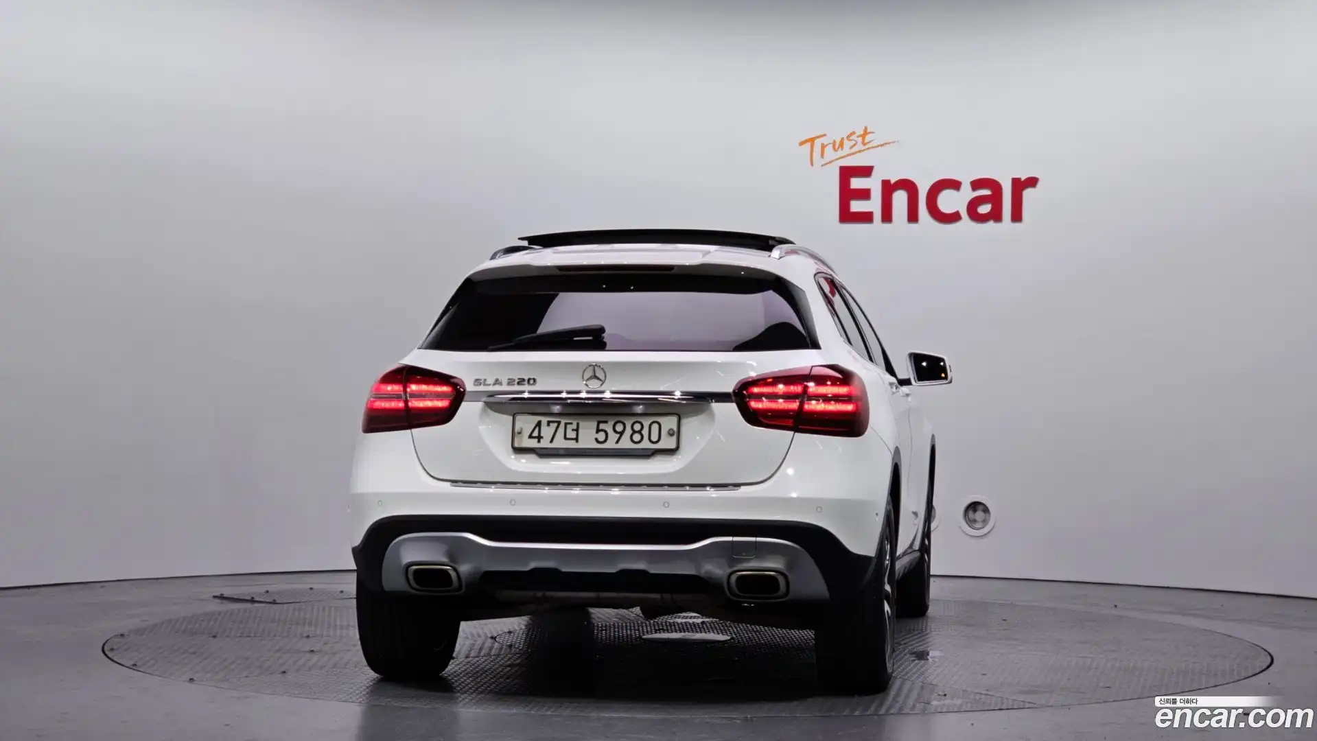 GLA-Class Mercedes-Benz 2019.5-OUTER-004