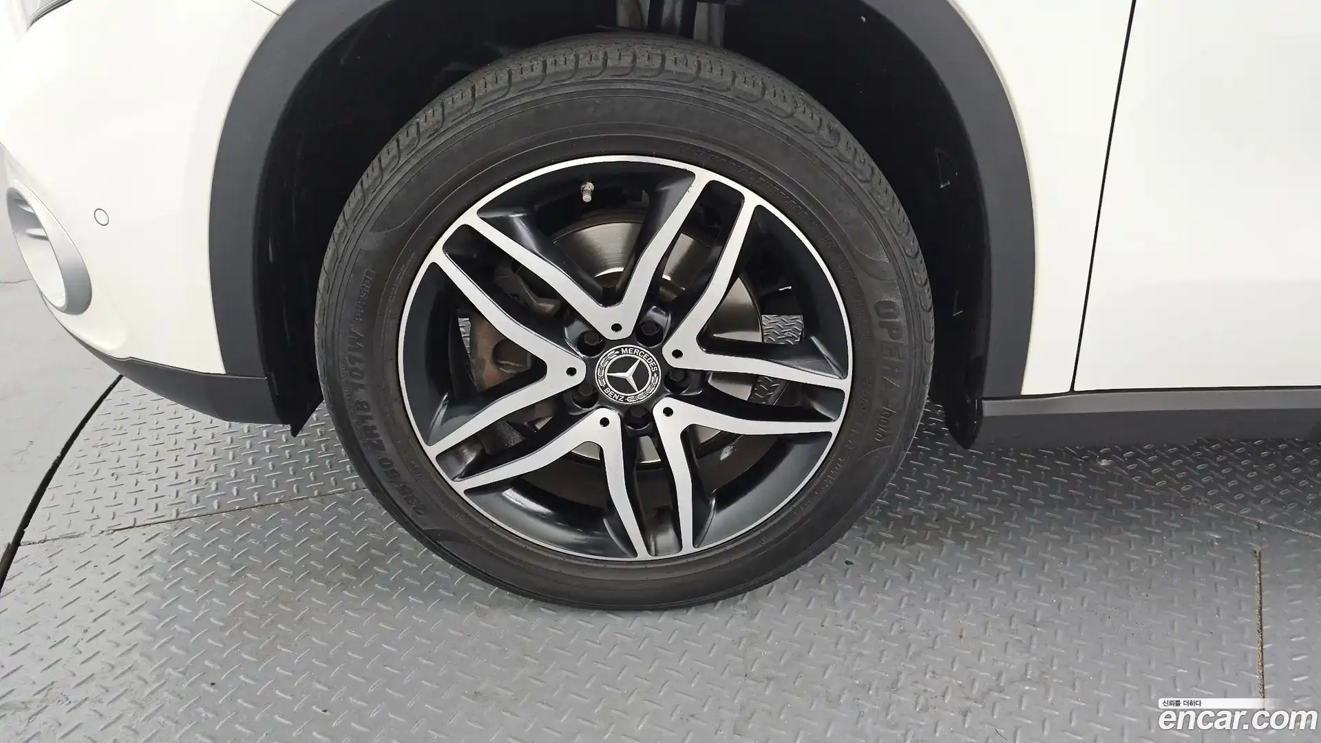 GLA-Class Mercedes-Benz 2019.5-OUTER-005