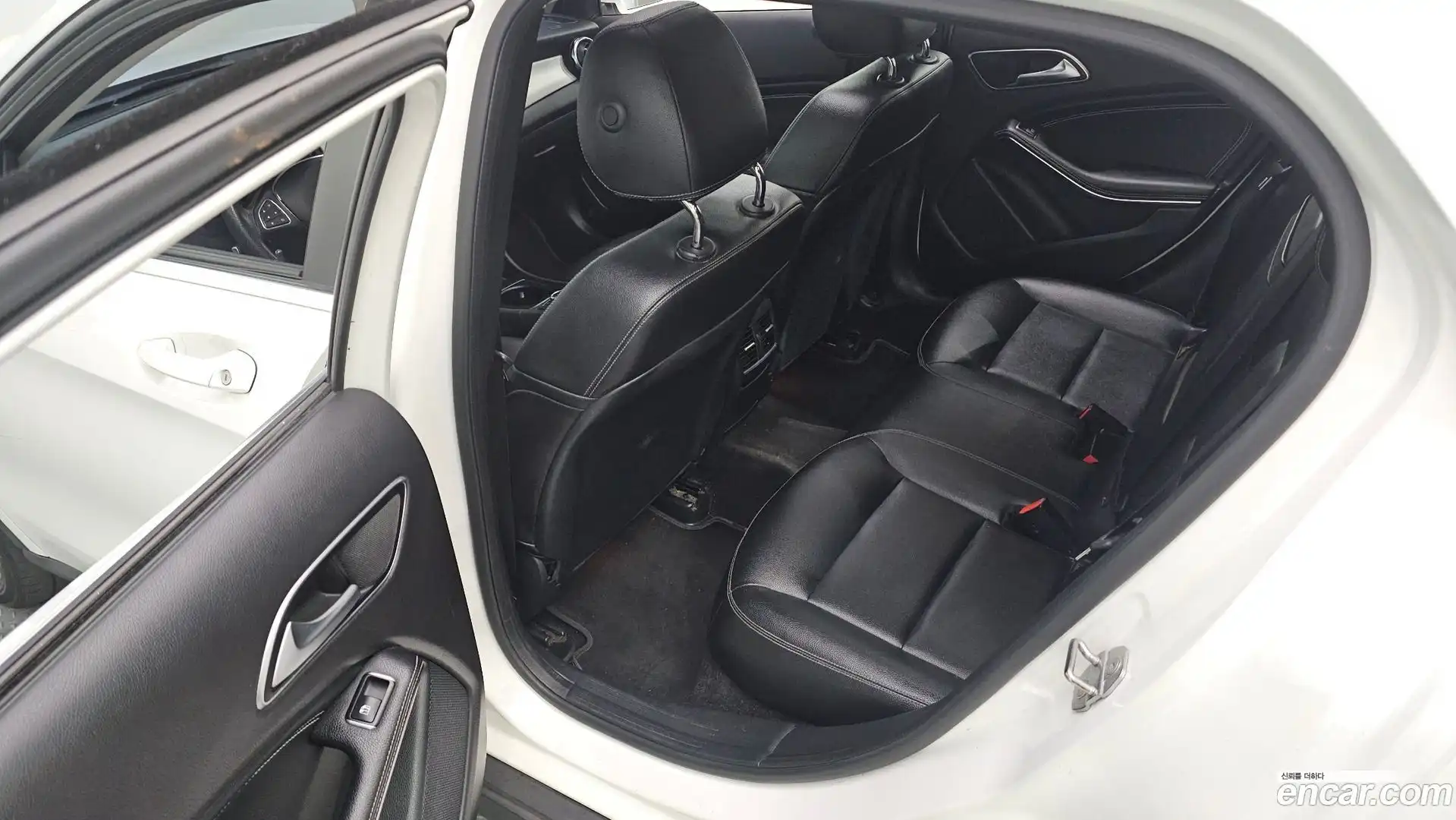 GLA-Class Mercedes-Benz 2019.5-OPTION-015