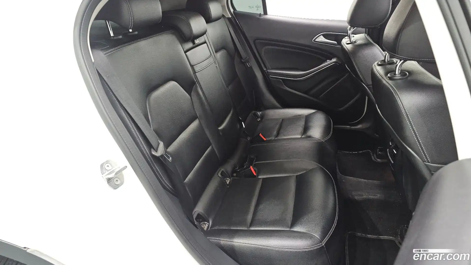 GLA-Class Mercedes-Benz 2019.5-OPTION-016