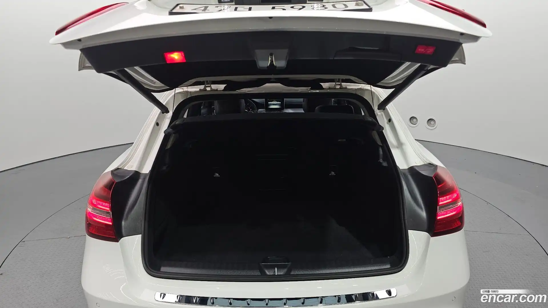 GLA-Class Mercedes-Benz 2019.5-OPTION-024